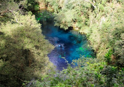 Vista de drone do passeio de mergulho na Lagoa Misteriosa