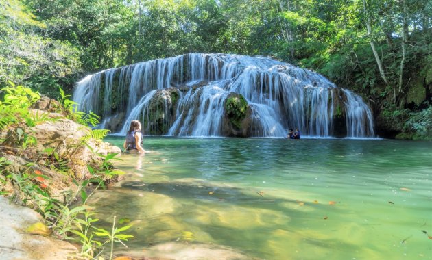 Paisagem incrível da cachoeira do Sinhozinho em Bonito