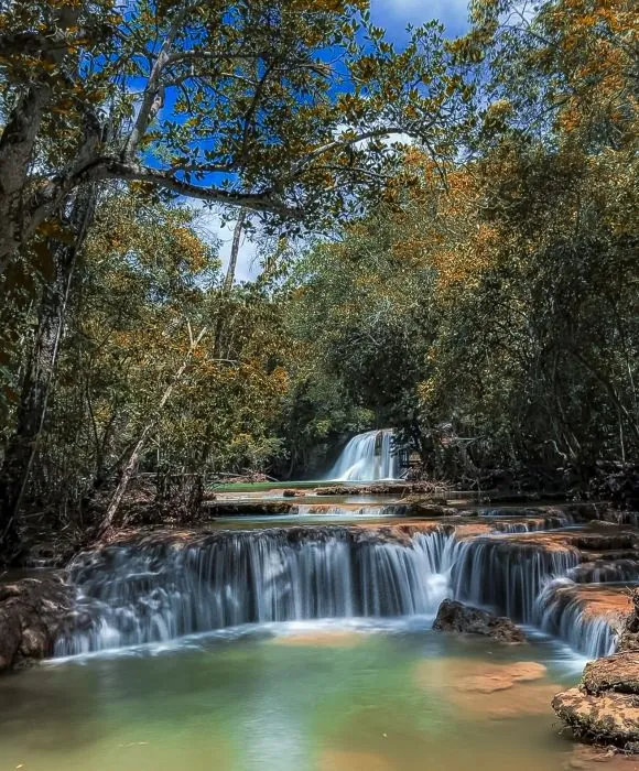 Cachoeira e piscina natural · Estância Mimosa Cachoeira e piscina natural — Estância Mimosa.