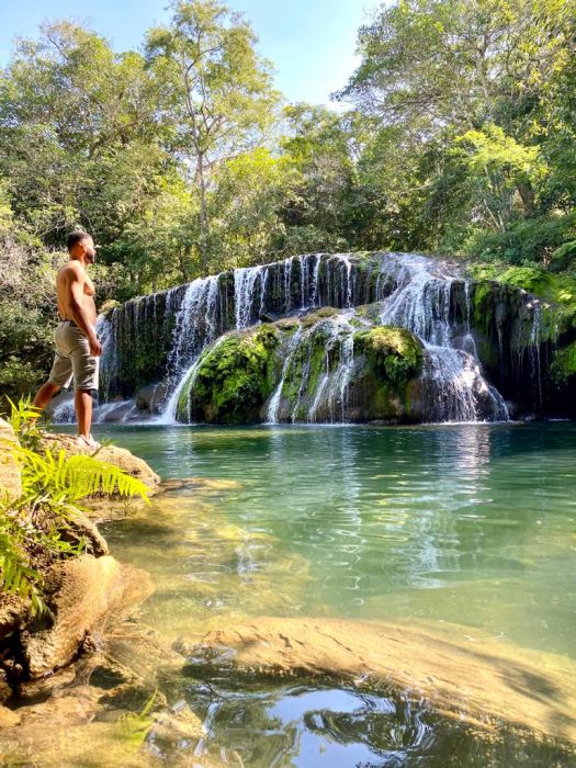 Cachoeiras da Estância Mimosa, um convite irresistível para mergulhar na beleza natural de Bonito/MS.