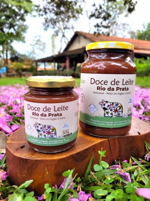 Nosso doce de leite tem sabor único,  é feito artesanalmente aqui na fazenda, uma verdadeira experiência que você não pode deixar de provar.