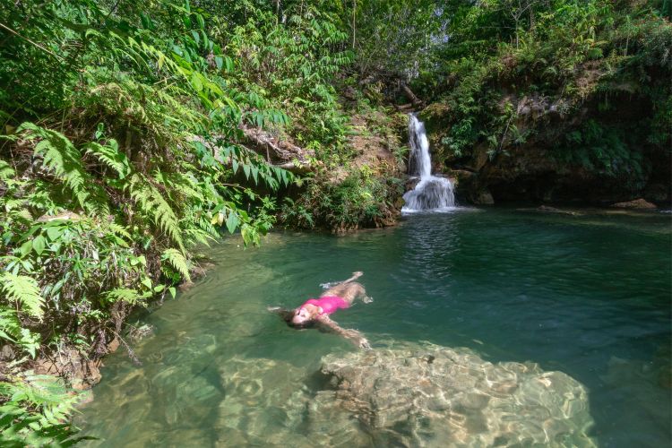 A Estância Mimosa possui 10 cachoeiras com piscinas naturais de tamanhos e profundidades diversas para todos os gostos.