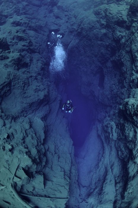 Mergulhar em um local onde não sabe-se ao certo a sua profundidade. Essa é uma das características da Lagoa Misteriosa.